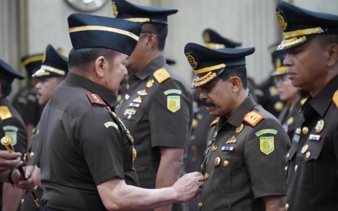 Jaksa Agung Lantik 17 Kajati, Sufari Pimpin Kejati Malut