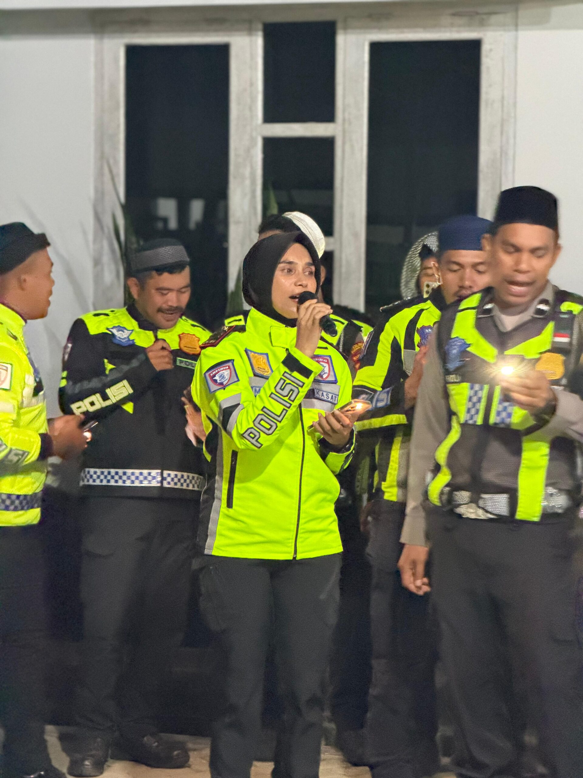 Satlantas Polres Halteng Meriahkan Ramadan dengan Gendang Sahur Keliling