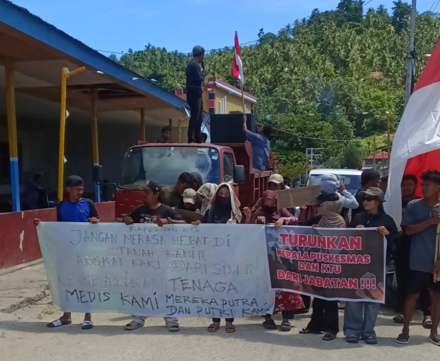 Kecewa Pelayanan Puskesmas Dama, Massa Desak Kapus dan KTU Angkat Kaki dari Loloda Kepulauan